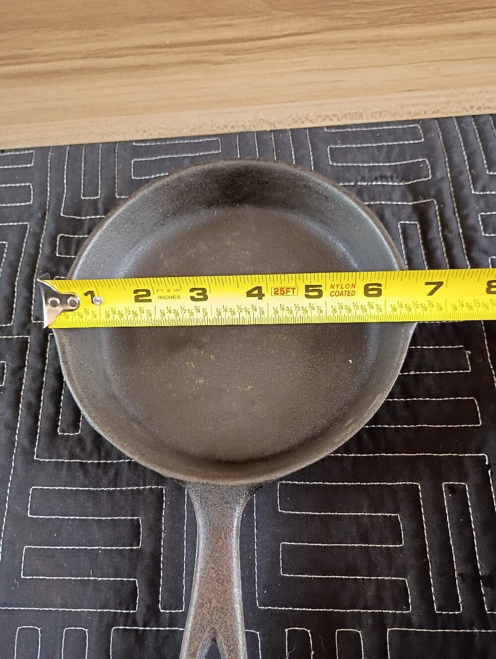 Cast Iron Skillet in Dark Gray - Classic Home Kitchen Fry Pan